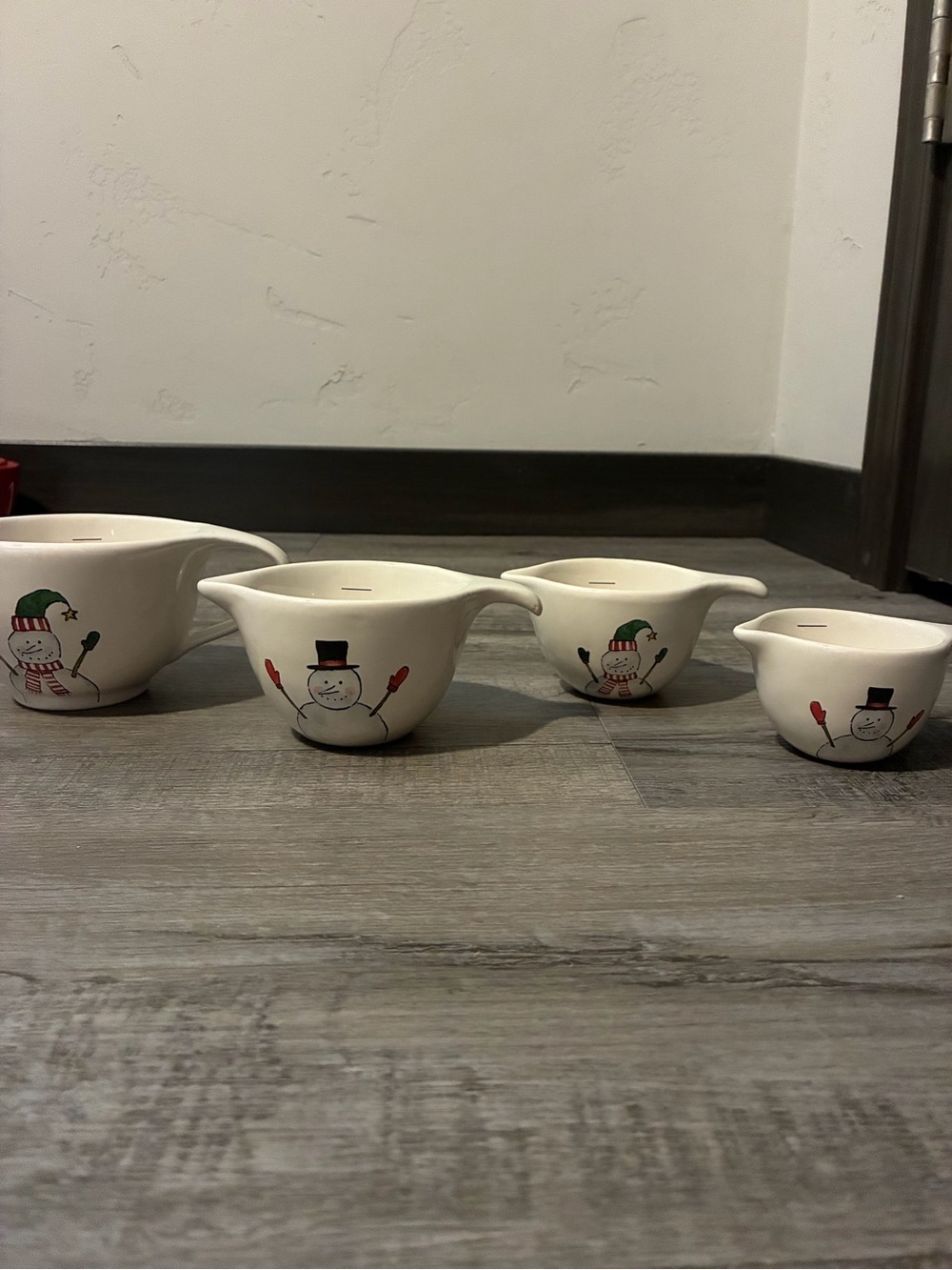 Rae Dunn snowman measuring cups